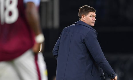 L'entraîneur de Premier League Steven Gerrard limogé